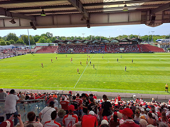 Sportpark Unterhaching FCB Frauen Freundschaftsspiel gegen Paris FC am 09.08.2026