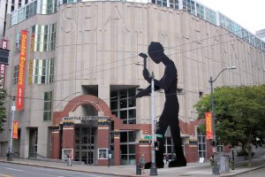 Das Seattle Art Museum mit dem „Hammering Man“