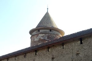 Einer der vier Rundtürme