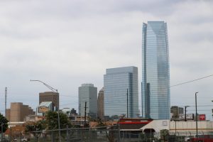 Blick vom Süden auf die Skyline von Oklahoma City