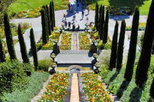 Die italienische Blumen-Wassertreppe von oben