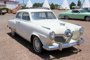 Wigwam Motel mit Wigwam Car Collection