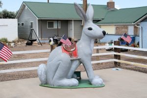 Der 3,5 m hohe Jackrabbit aus Fiberglas
