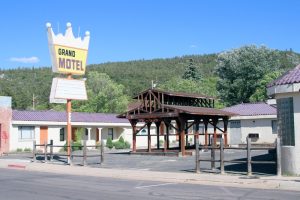 Grand Motel