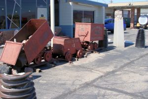 Bergbau und Atomic Highway Display 