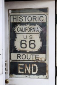 Straßenschild „Historic Route 66 END“