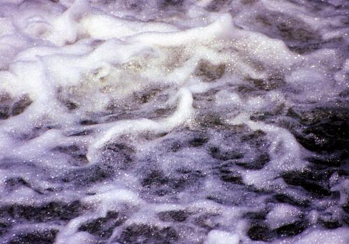 ...schäumt ob dem Einbremsen.