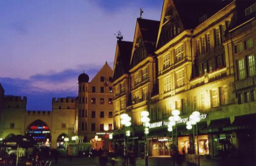 Karlstor und Karstadt